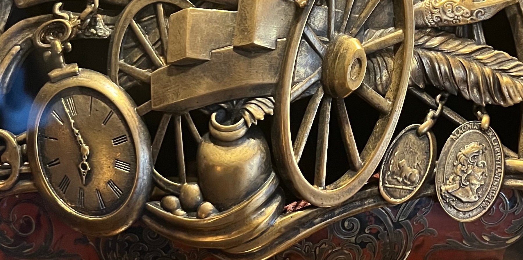 Beauty-and-the-Beast_Cogsworth_detail